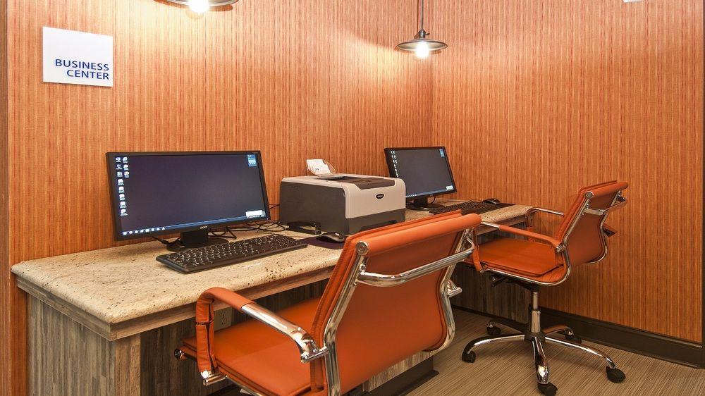 Holiday Inn Express Hotel & Suites Olive Branch By Ihg Exterior foto