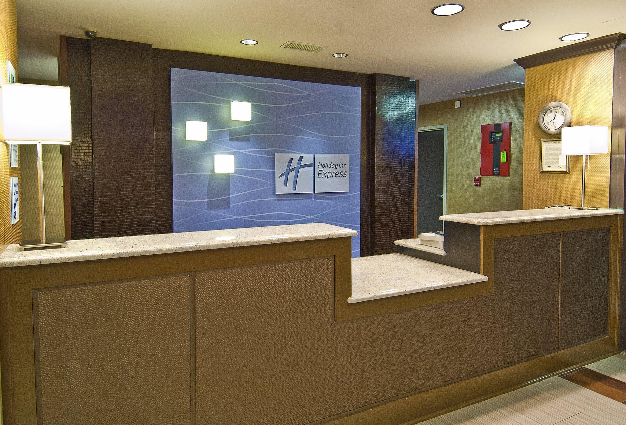 Holiday Inn Express Hotel & Suites Olive Branch By Ihg Exterior foto