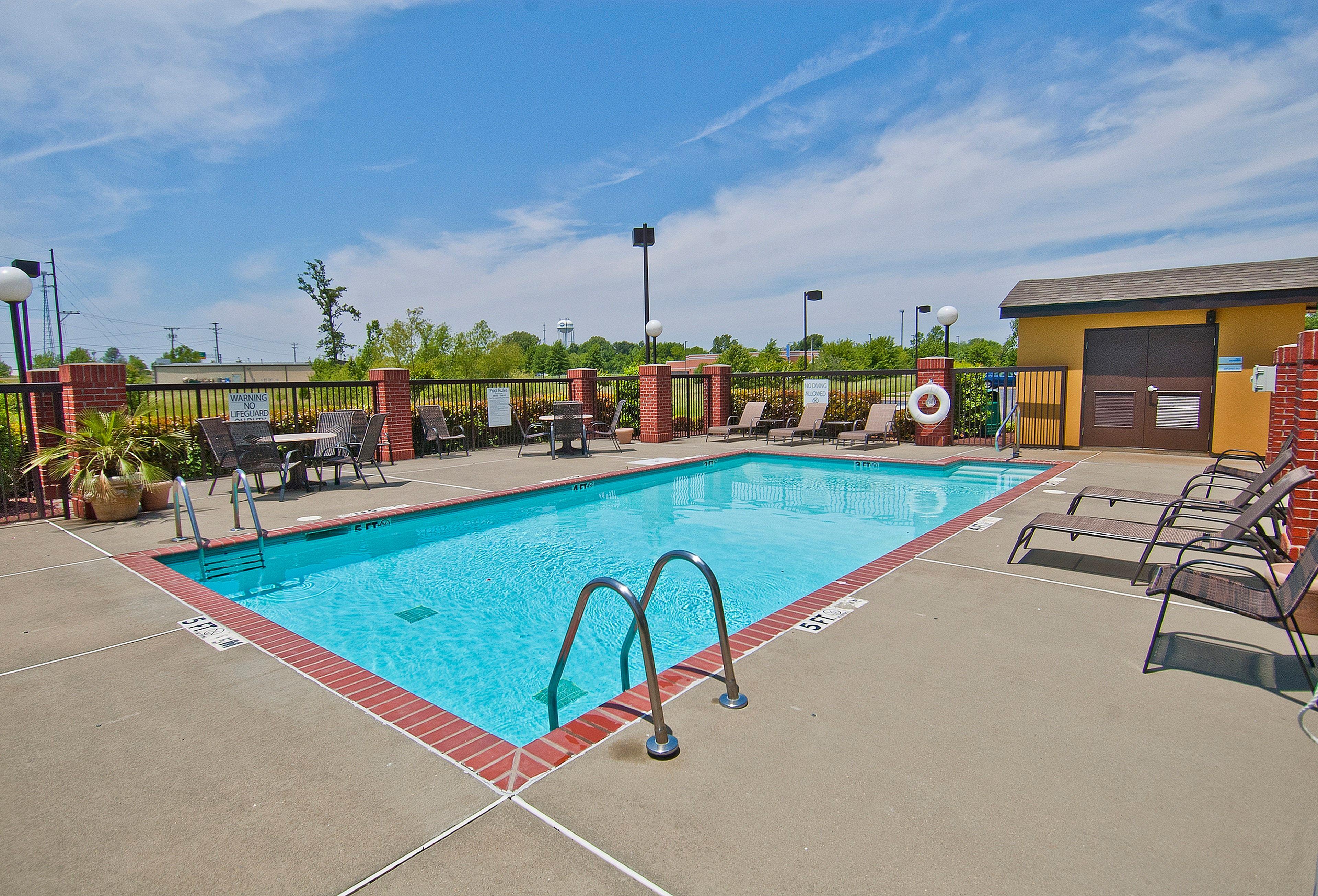 Holiday Inn Express Hotel & Suites Olive Branch By Ihg Exterior foto